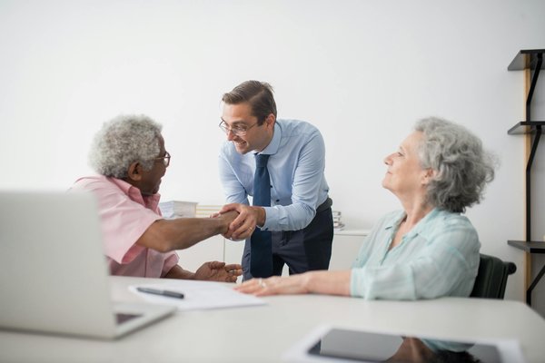 Développez des stratégies efficaces pour attirer les grands comptes